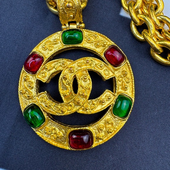 Chanel Vintage Gripoix Necklace 24K Gold Plated - Picture 2 of 6